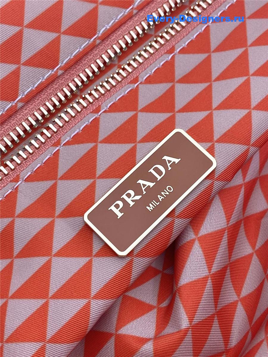 Pra*a tessuto triangulum tote bag