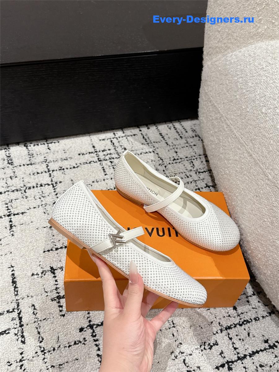 l0vis Vvtt0n perforated romy flat ballerina in white