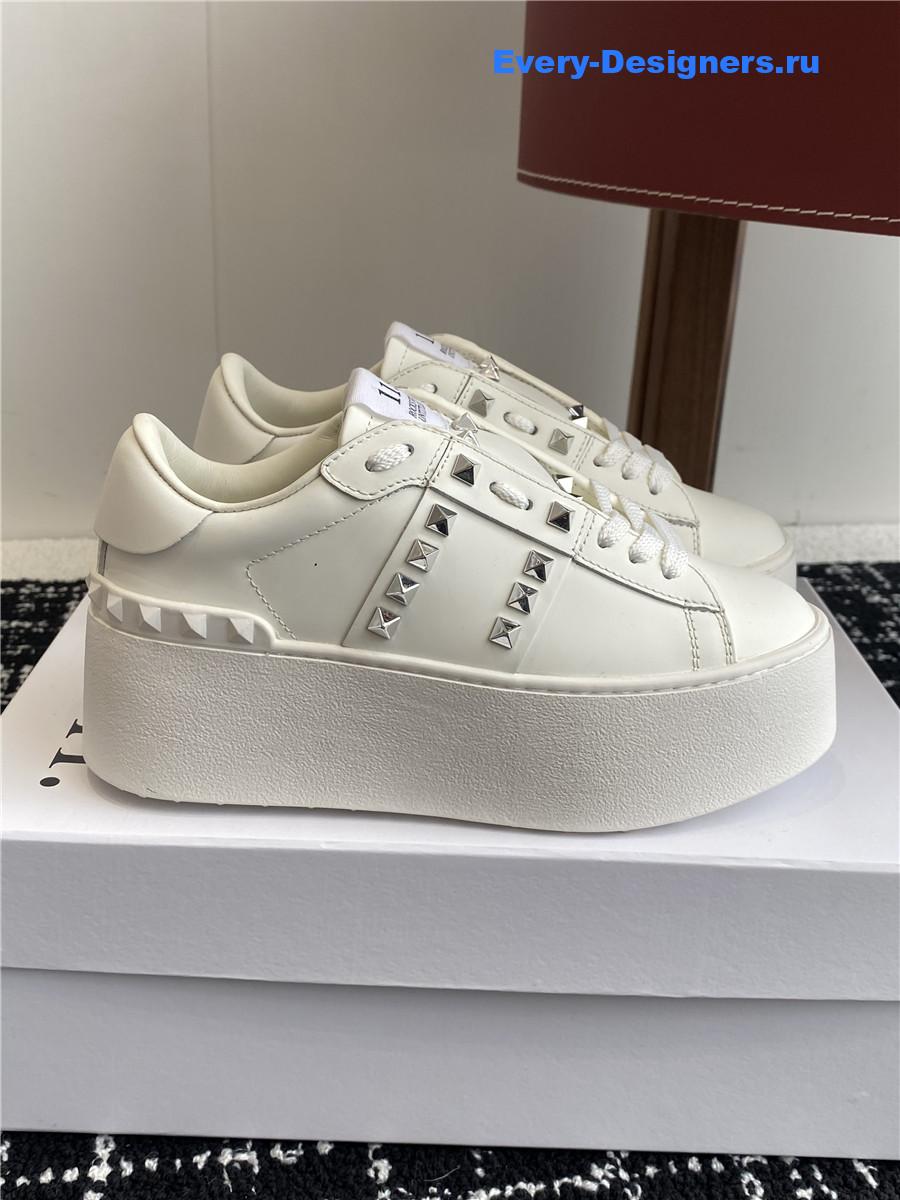 Va1e*ntin0 garavani rockstud white leather flatform sneakers