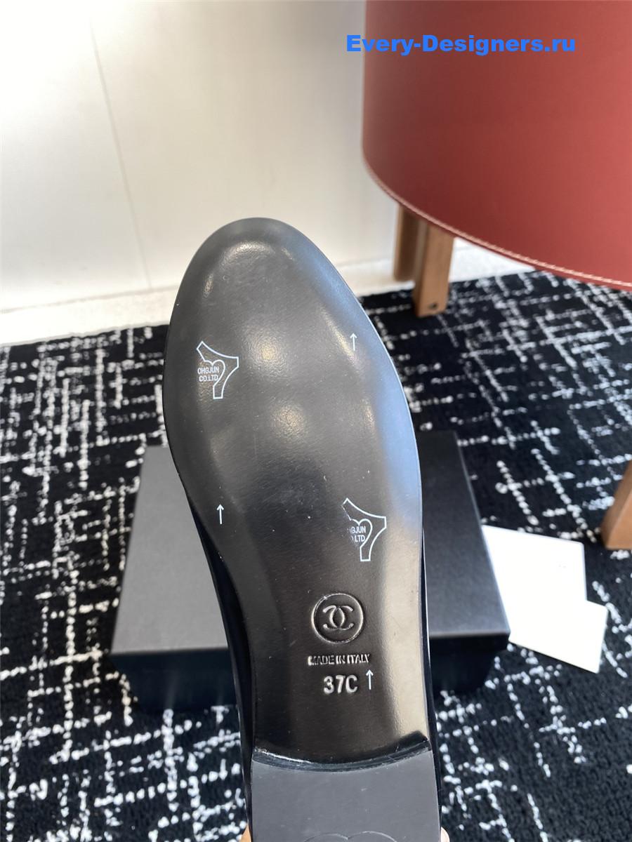 Ch**el burgundy cc embroidered ballet flats