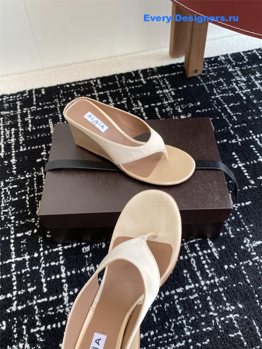 Alaia Cube 75 Satin Sandals