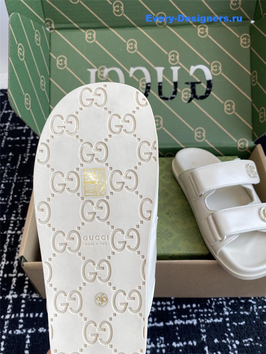 Gvc*1 gg logo slide sandals in white