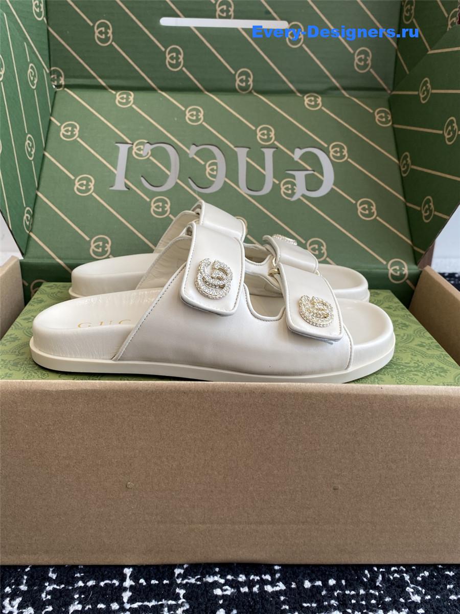 Gvc*1 gg logo slide sandals in white