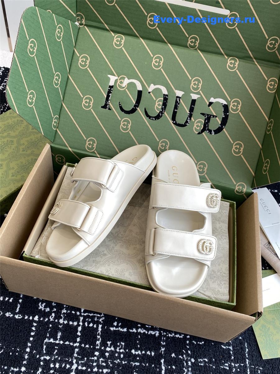 Gvc*1 gg logo slide sandals in white