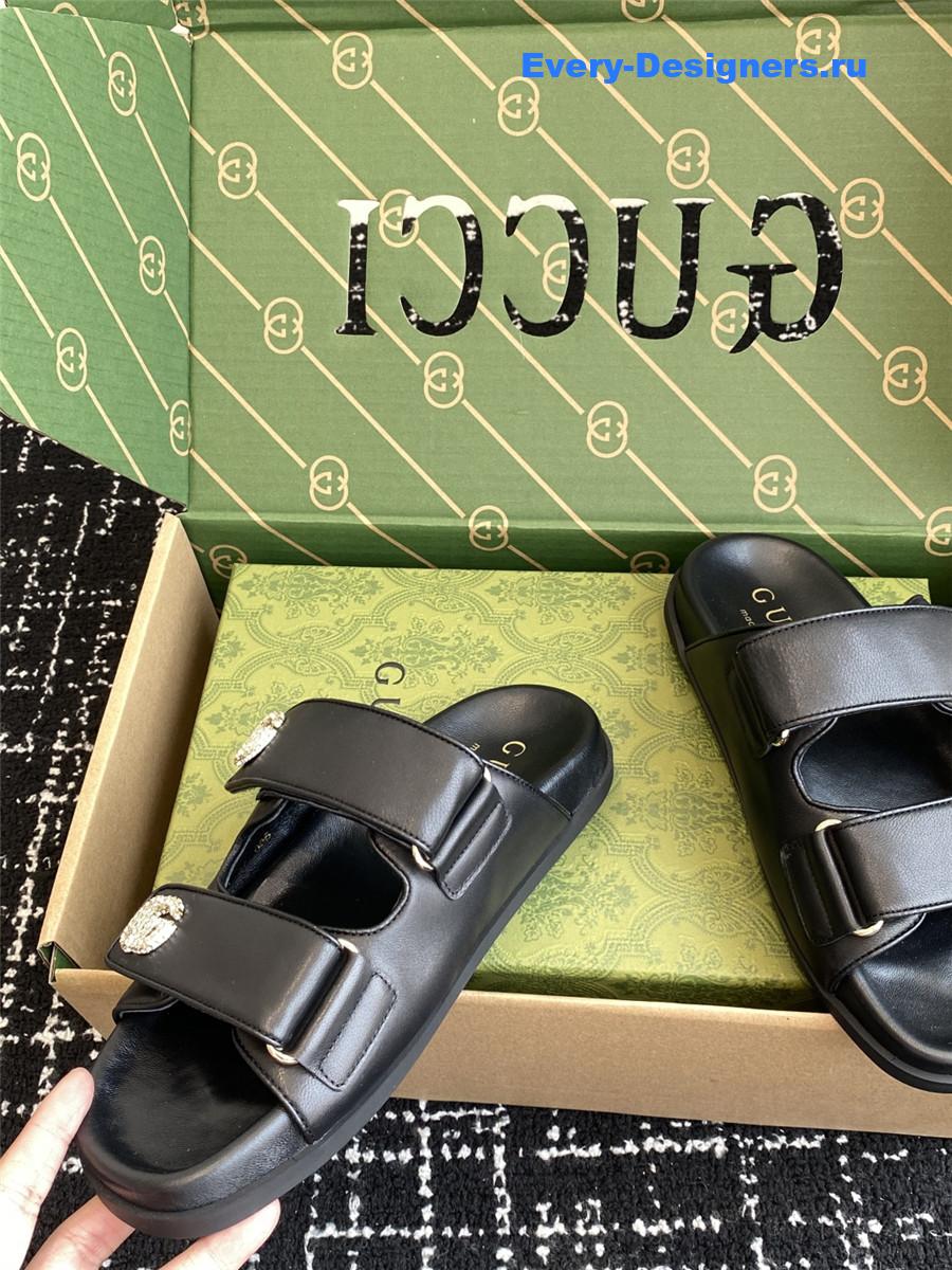 Gvc*1 gg logo slide sandals in black