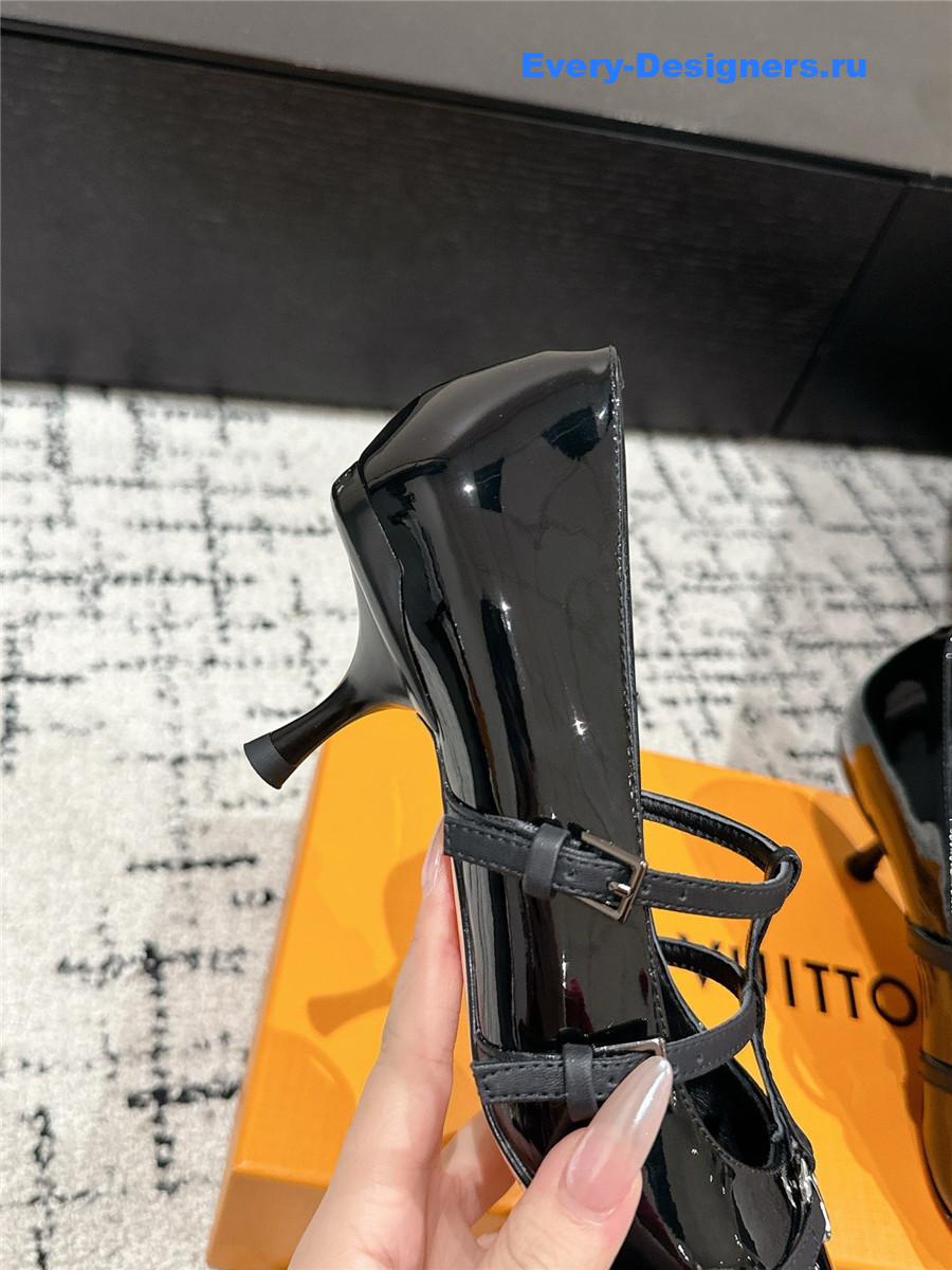 l0vis Vvtt0n 6am pointed toe heels