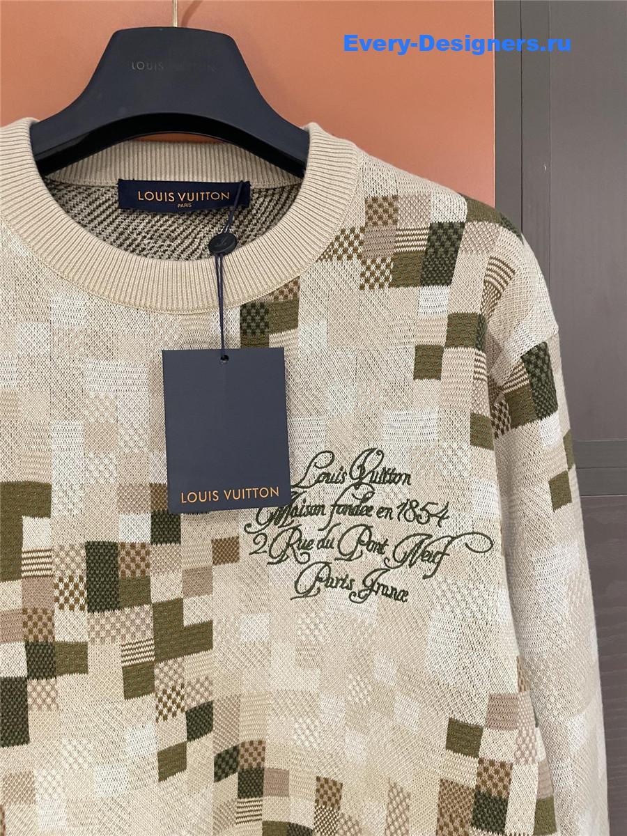 l0vis Vvtt0n graphic crewneck