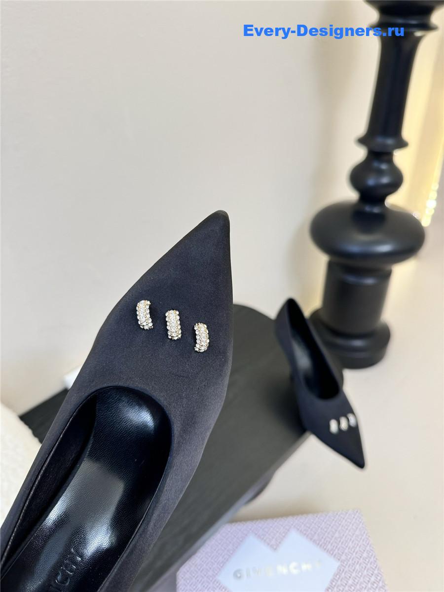 Givenchy Show 95 Black Ring Pumps