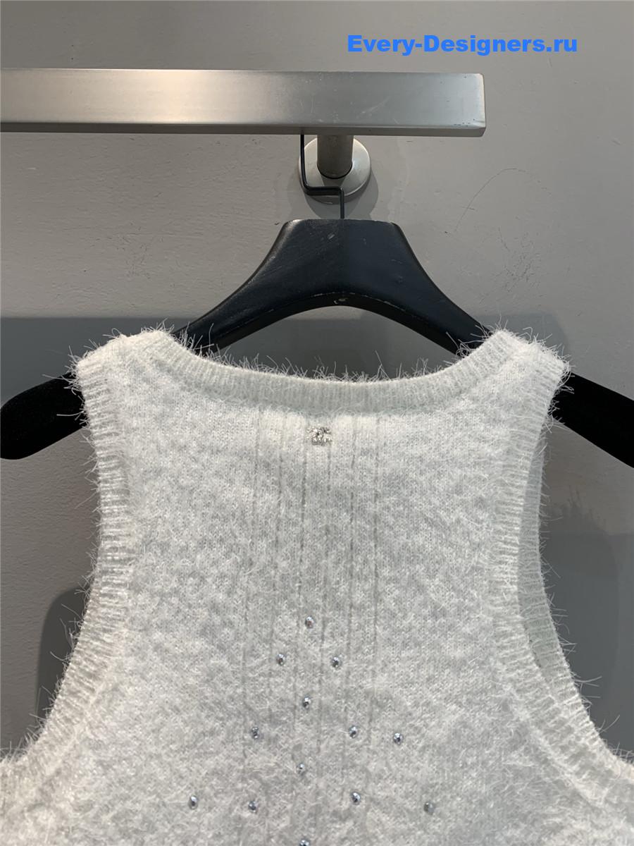 Ch**el white feather cashmere vest