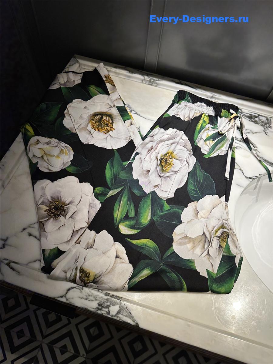 Dolce & Gabbana Black Silk Pants with Floral Pattern