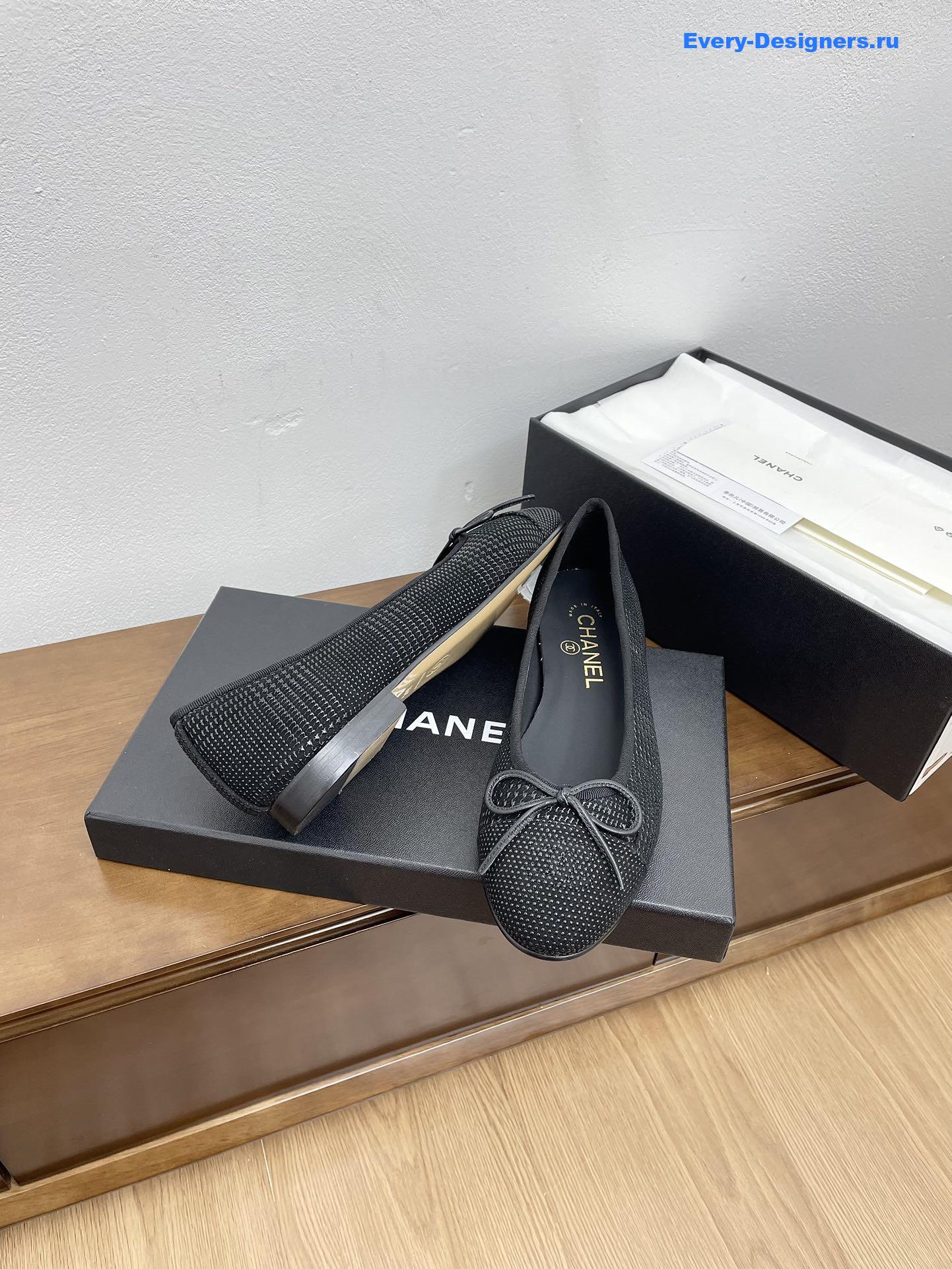 Ch**el lambskin cap toe cc ballerina flats