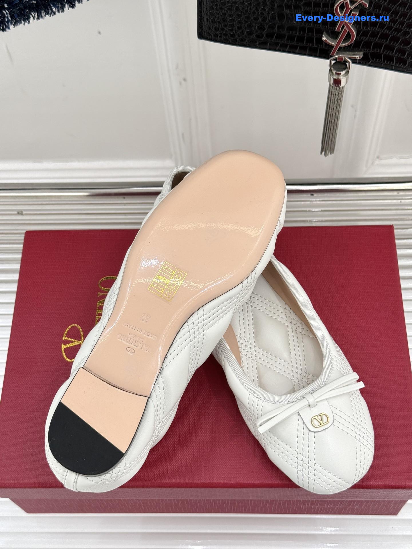 Va1e*ntin0 garavani white quiltie 67 ballerina flats
