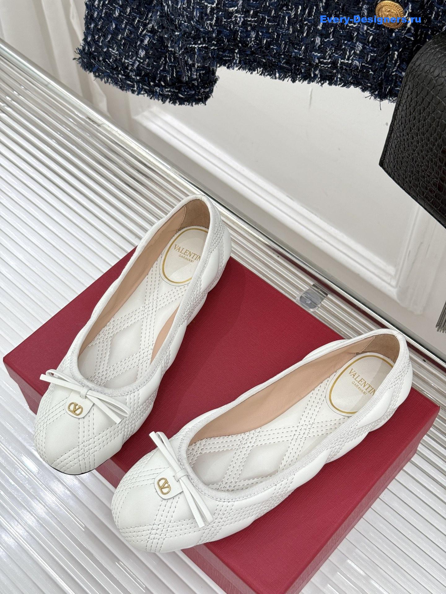 Va1e*ntin0 garavani white quiltie 67 ballerina flats