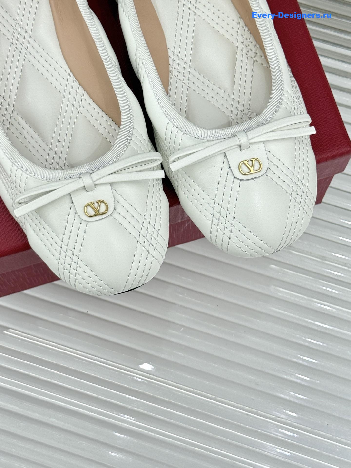 Va1e*ntin0 garavani white quiltie 67 ballerina flats