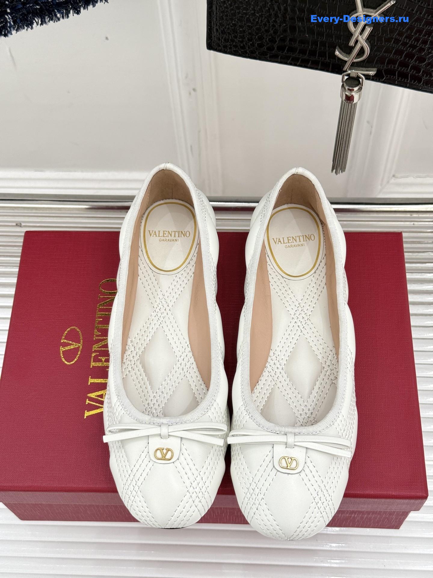 Va1e*ntin0 garavani white quiltie 67 ballerina flats