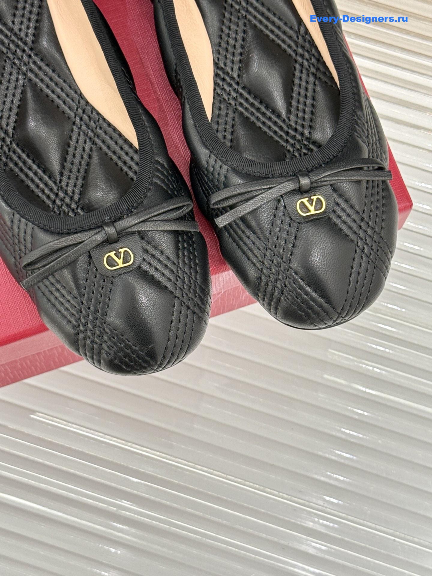 Va1e*ntin0 garavani black quiltie 67 ballerina flats