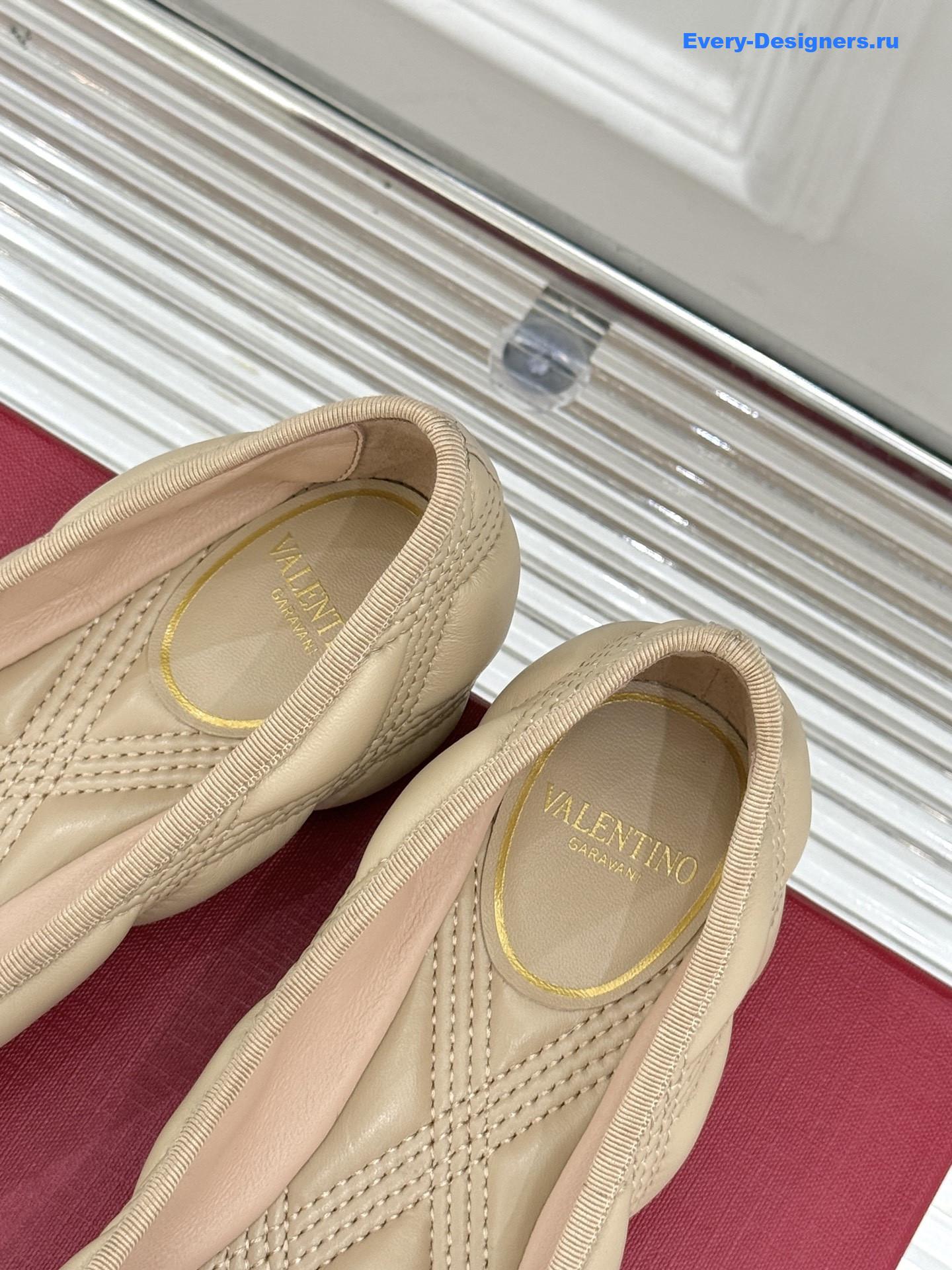 Va1e*ntin0 garavani quiltie 67 ballerina flats beige