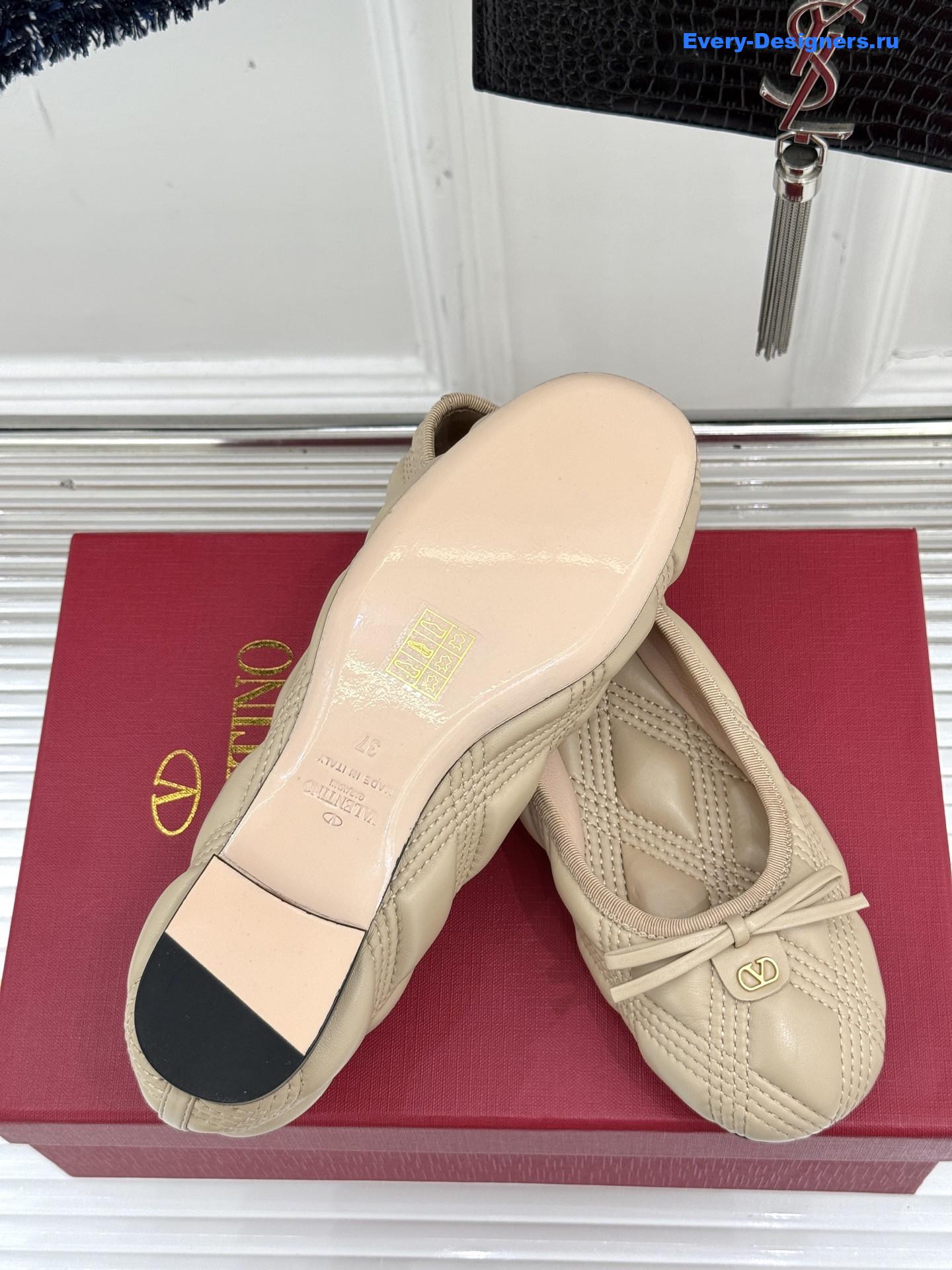 Va1e*ntin0 garavani quiltie 67 ballerina flats beige