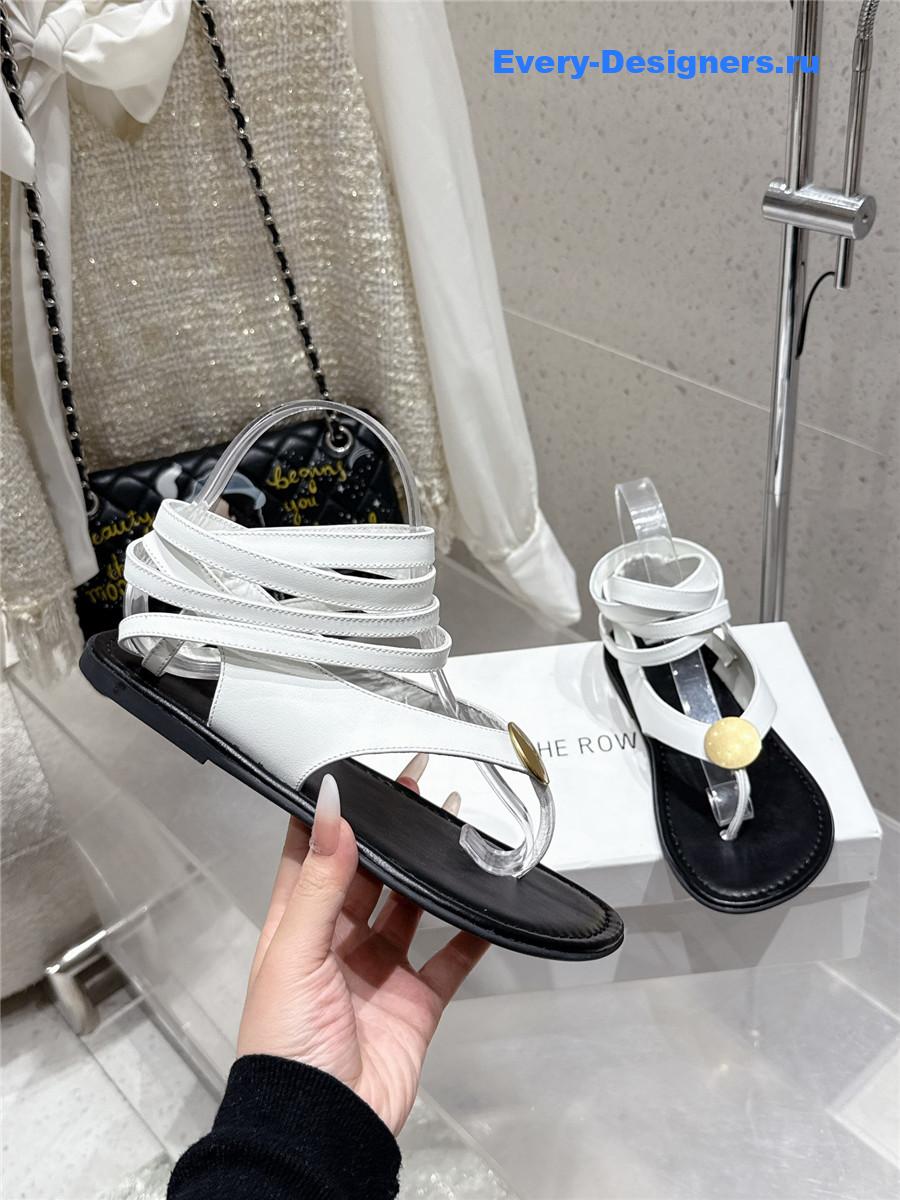 The R0w beach white flat sandals