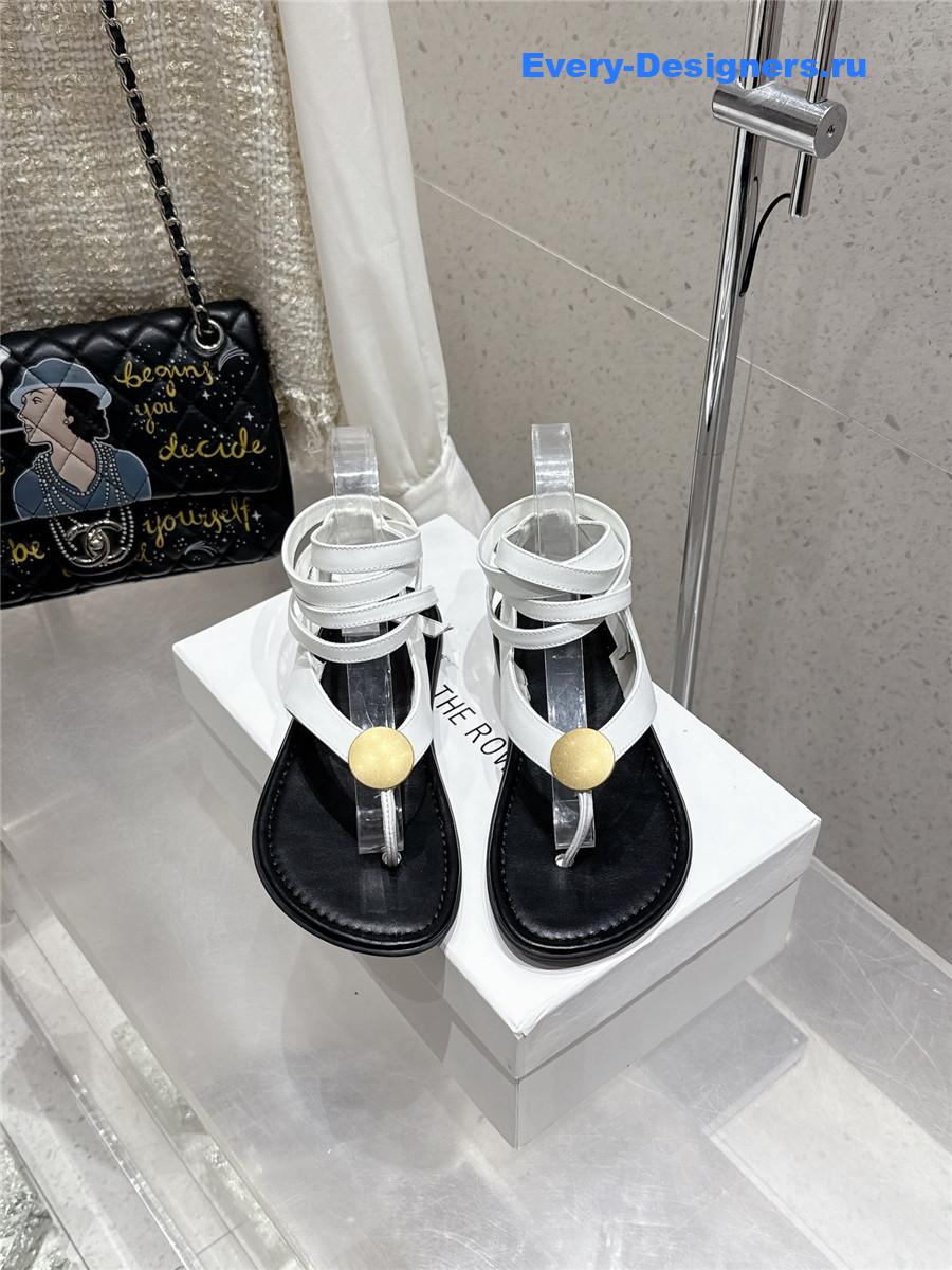 The R0w beach white flat sandals