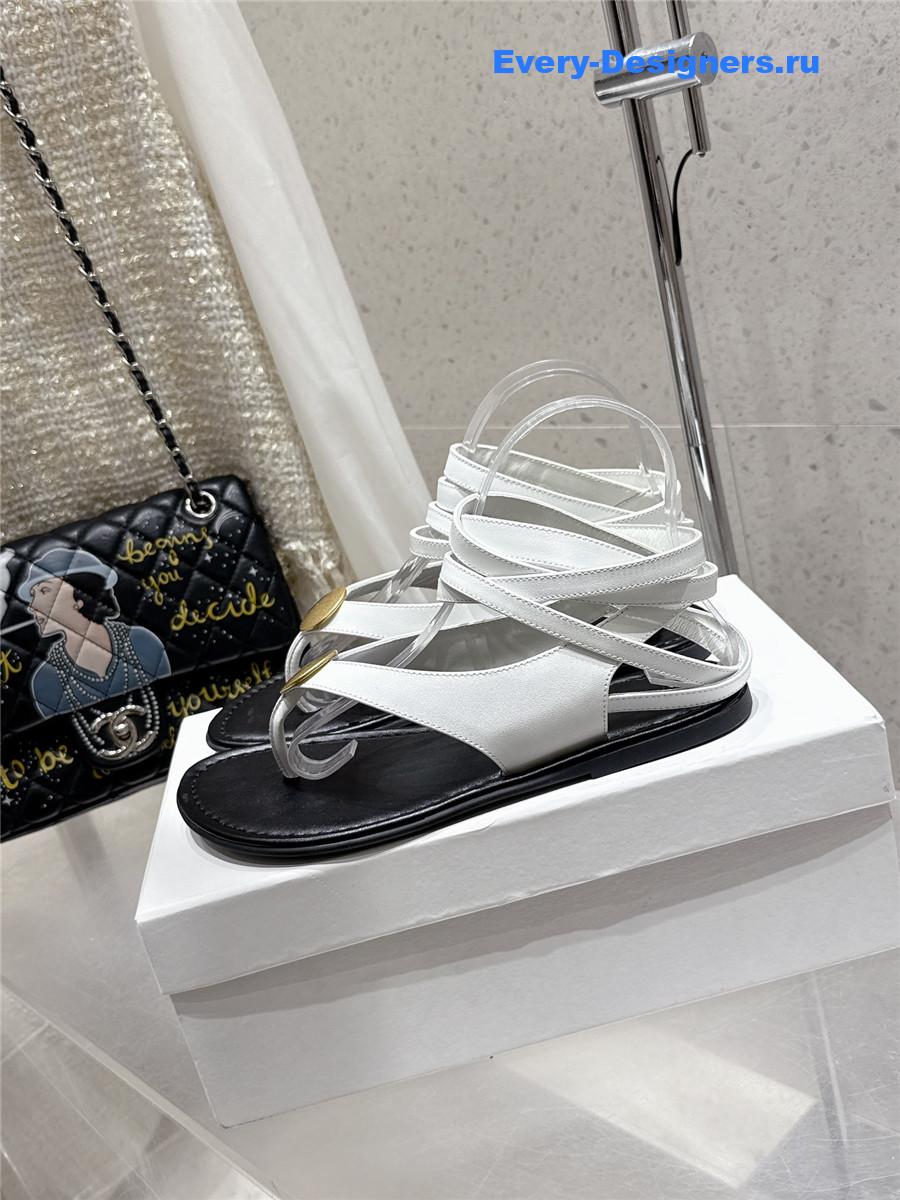 The R0w beach white flat sandals