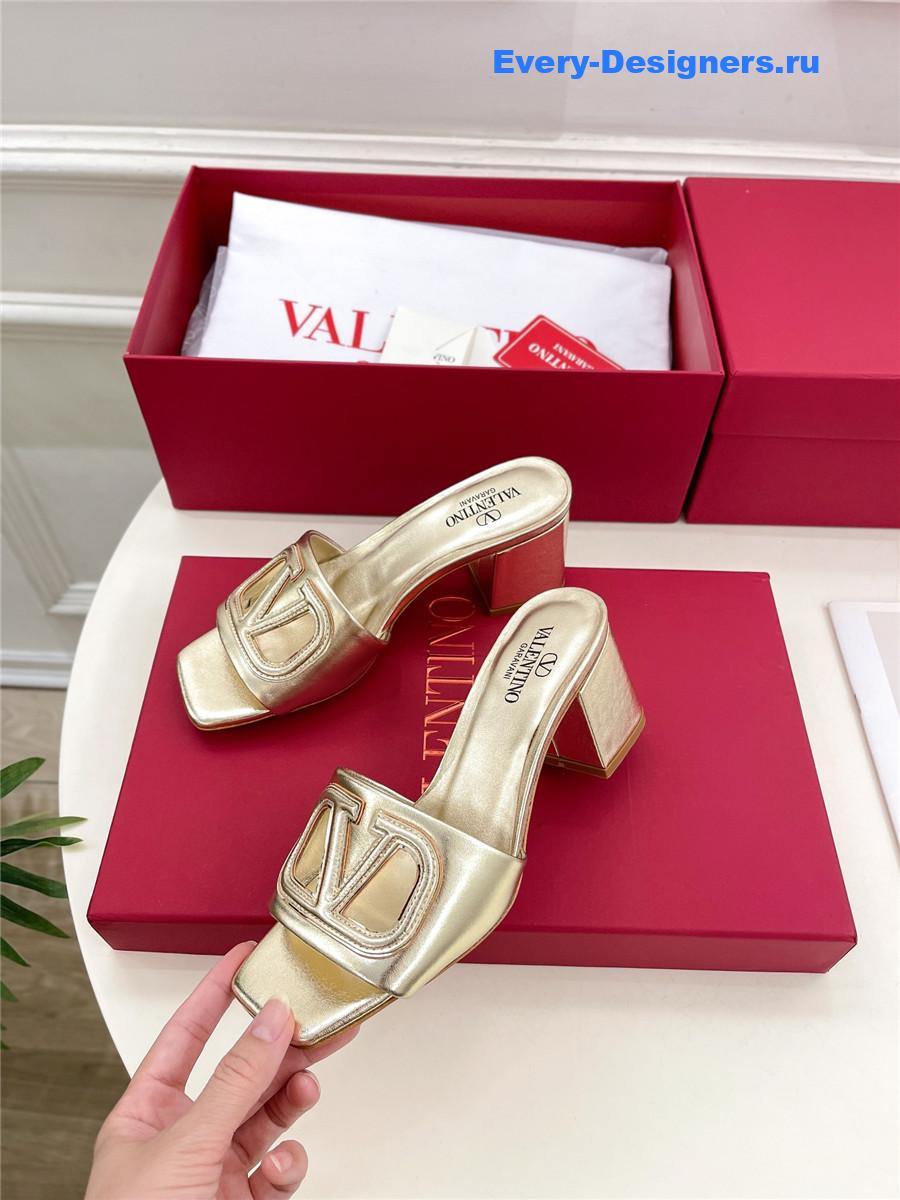 Va1e*ntin0 garavani vlogo slide sandals gold