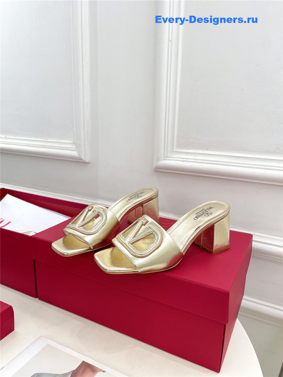 Va1e*ntin0 garavani vlogo slide sandals gold