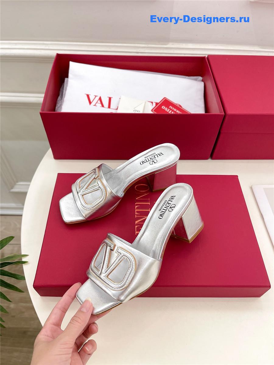 Va1e*ntin0 garavani vlogo slide sandals silver