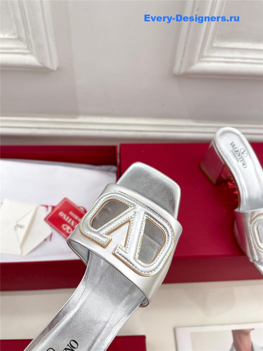 Va1e*ntin0 garavani vlogo slide sandals silver