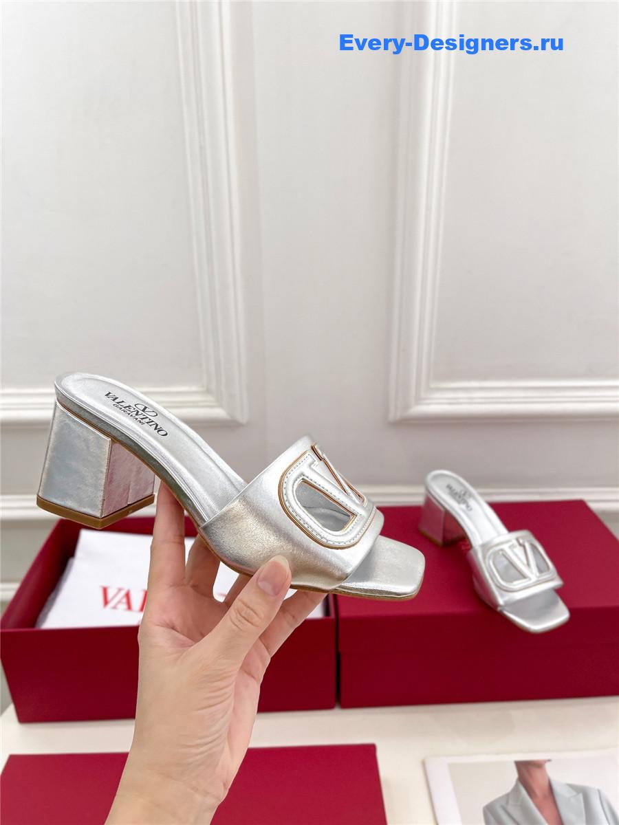 Va1e*ntin0 garavani vlogo slide sandals silver