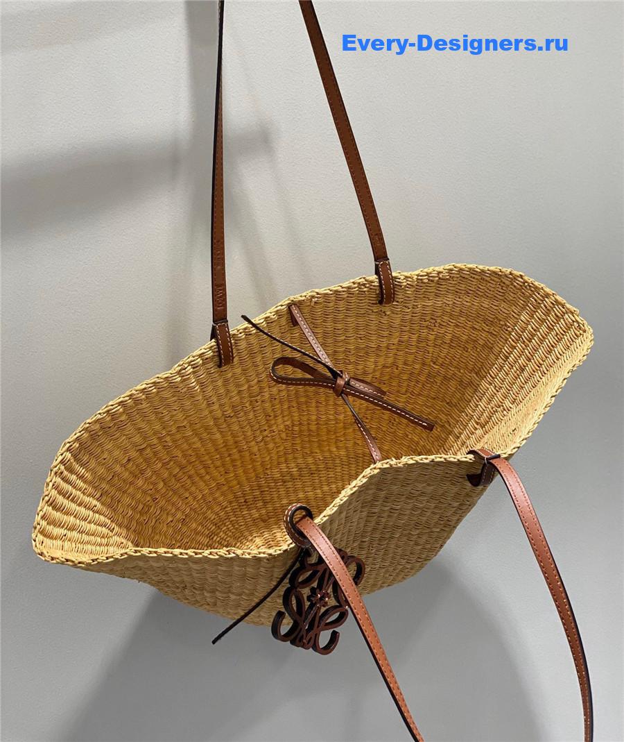 L0ew* brown raffia shell bag