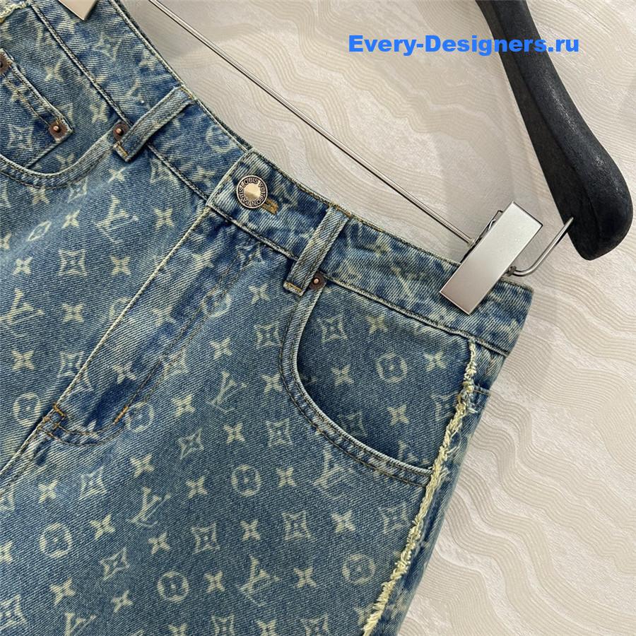 l0vis Vvtt0n monogram denim shorts