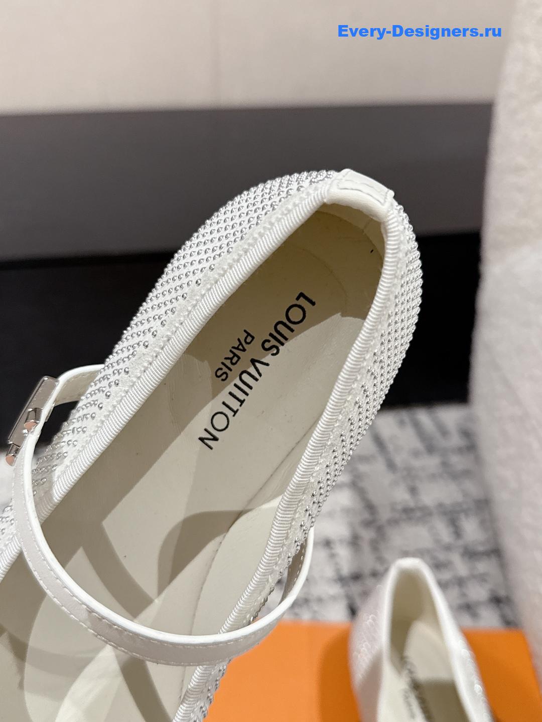 l0vis Vvtt0n white romy flats