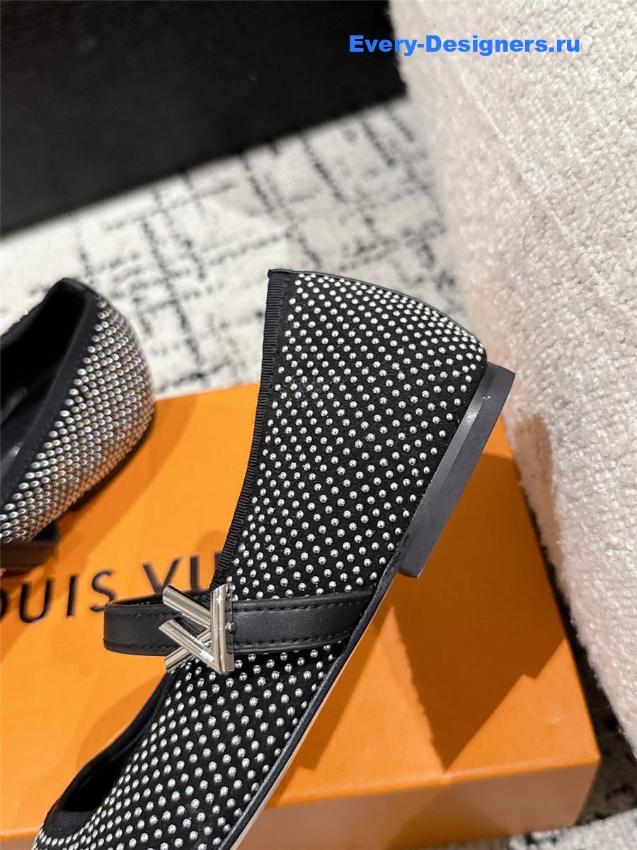 l0vis Vvtt0n romy crystal flats