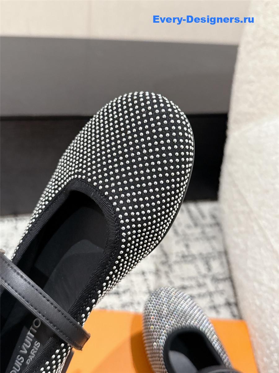 l0vis Vvtt0n romy crystal flats