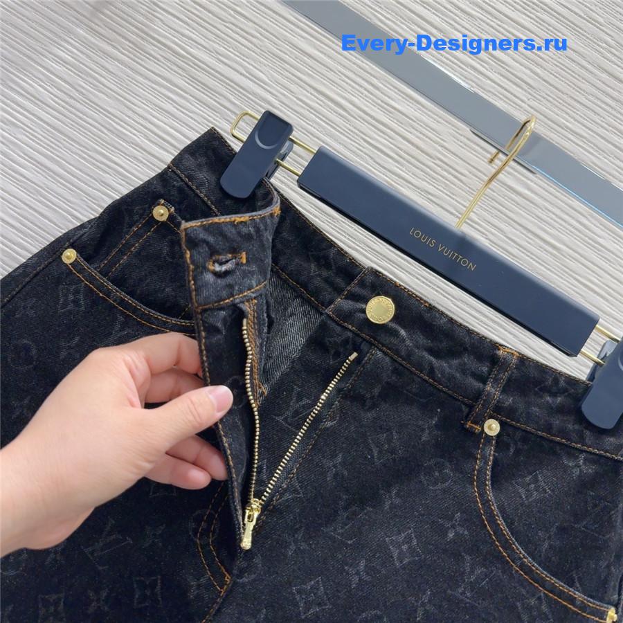 l0vis Vvtt0n monogram black denim shorts