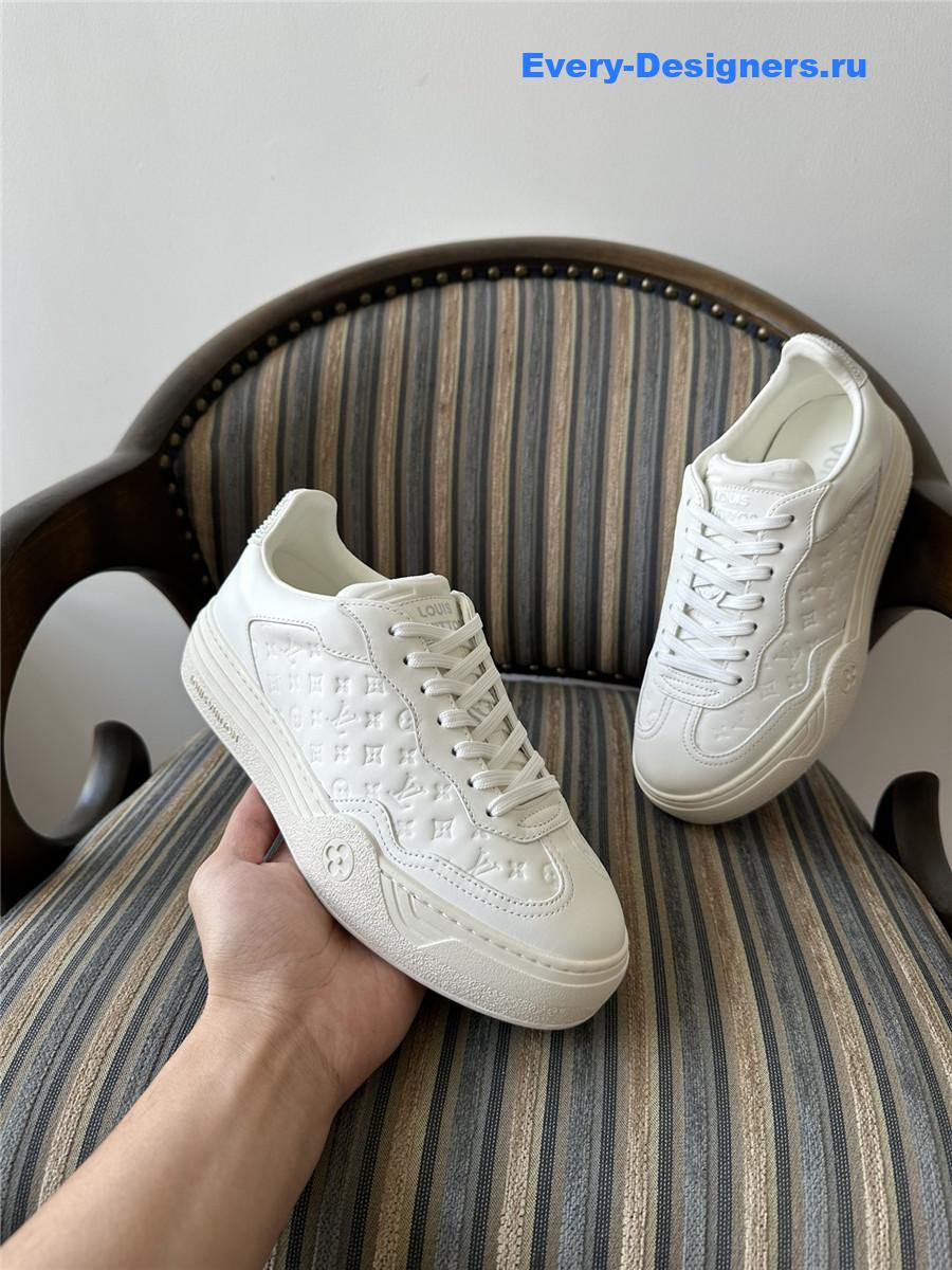 l0vis Vvtt0n lv groovy sneakers in white