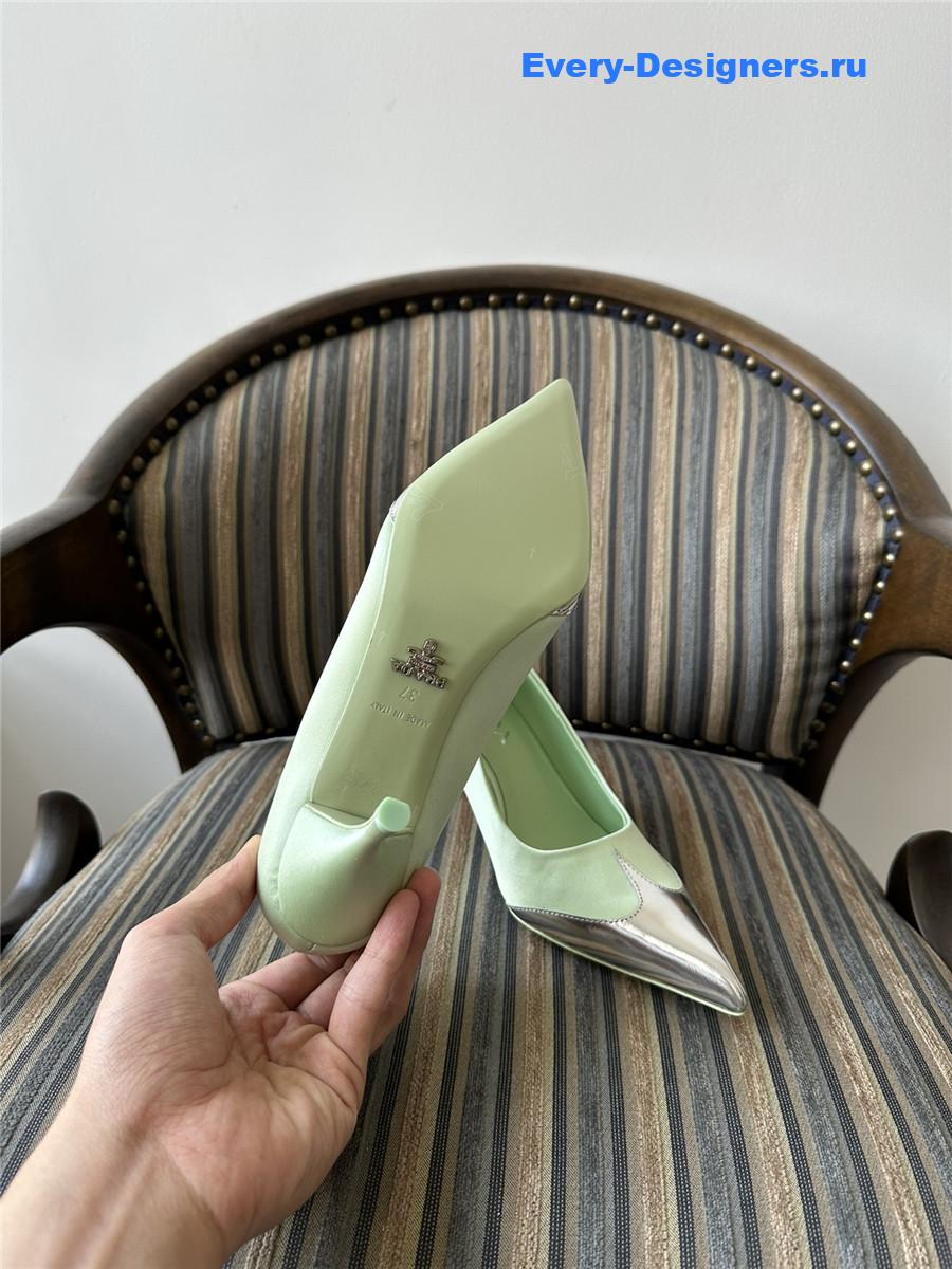 Pra*a green pointed toe pumps