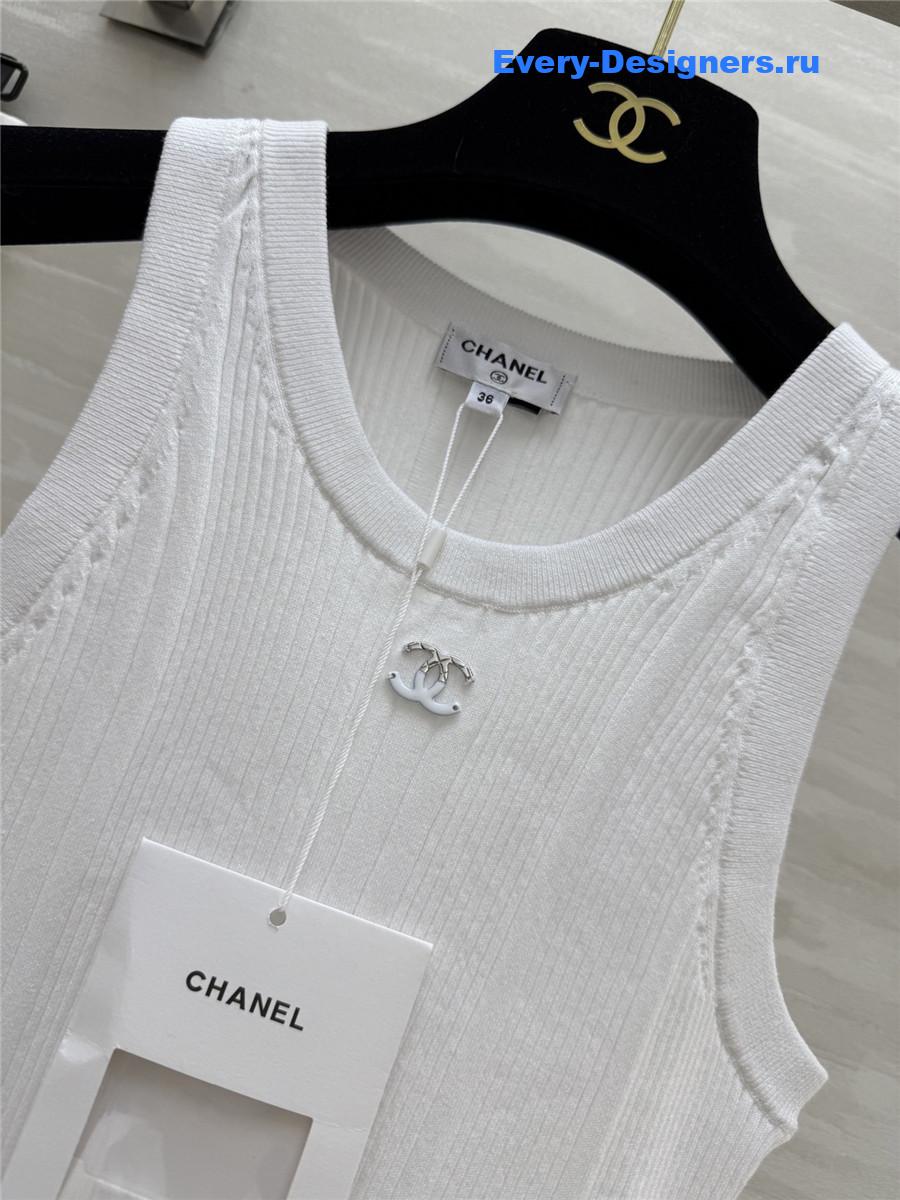 Ch**el cc crew neck vest