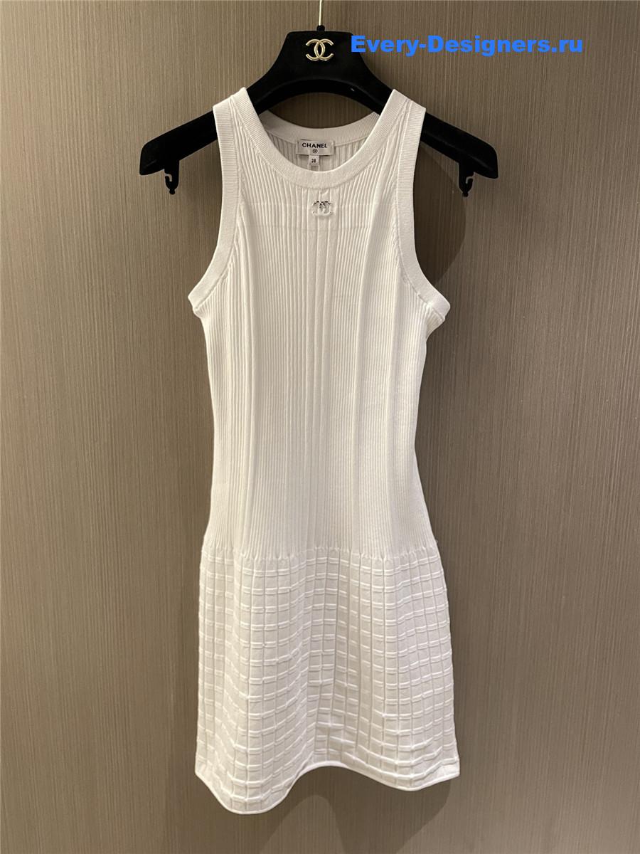 Ch**el white u-neck sleeveless knitted dress