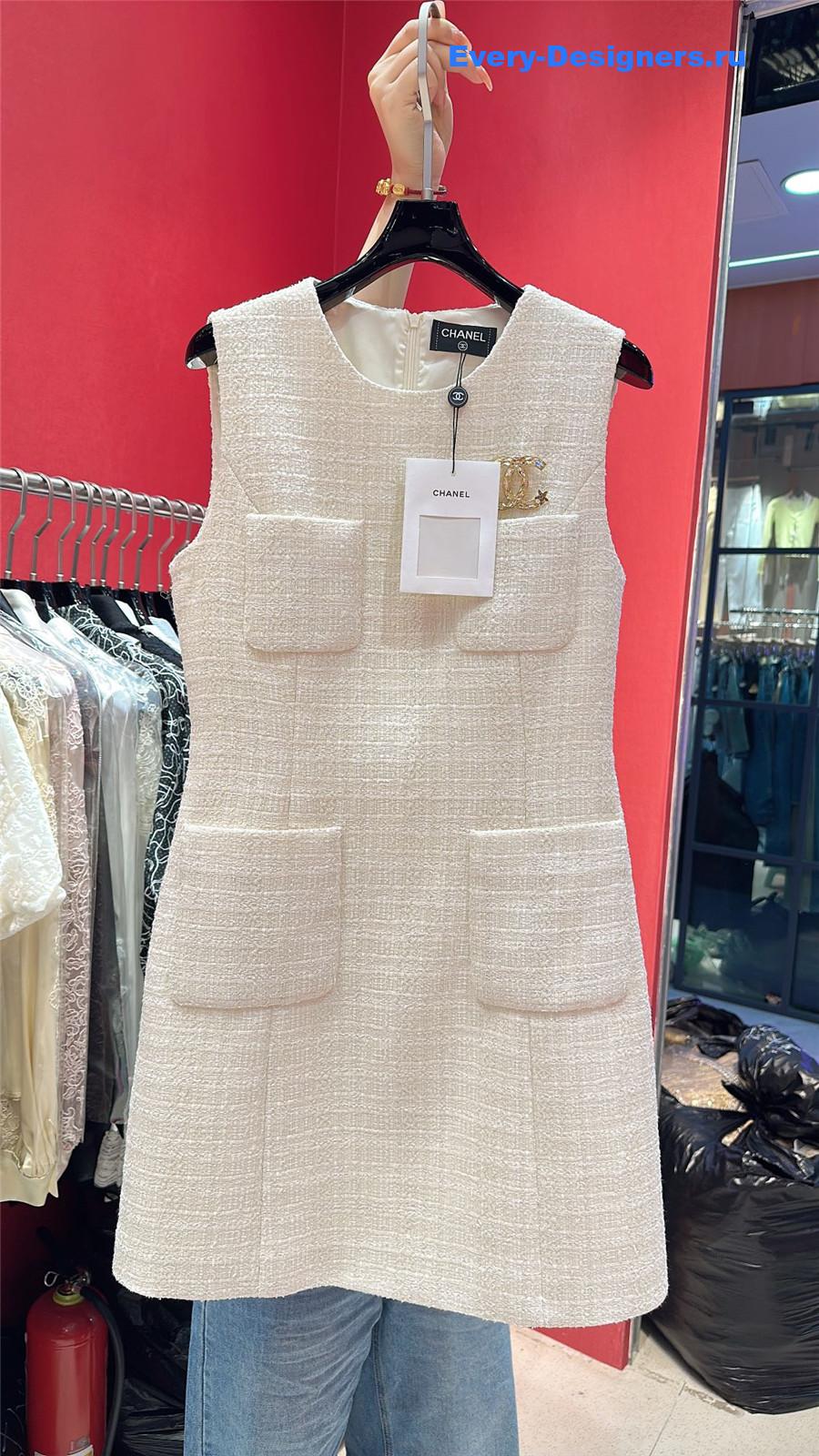 Ch**el sleeveless tweed dress