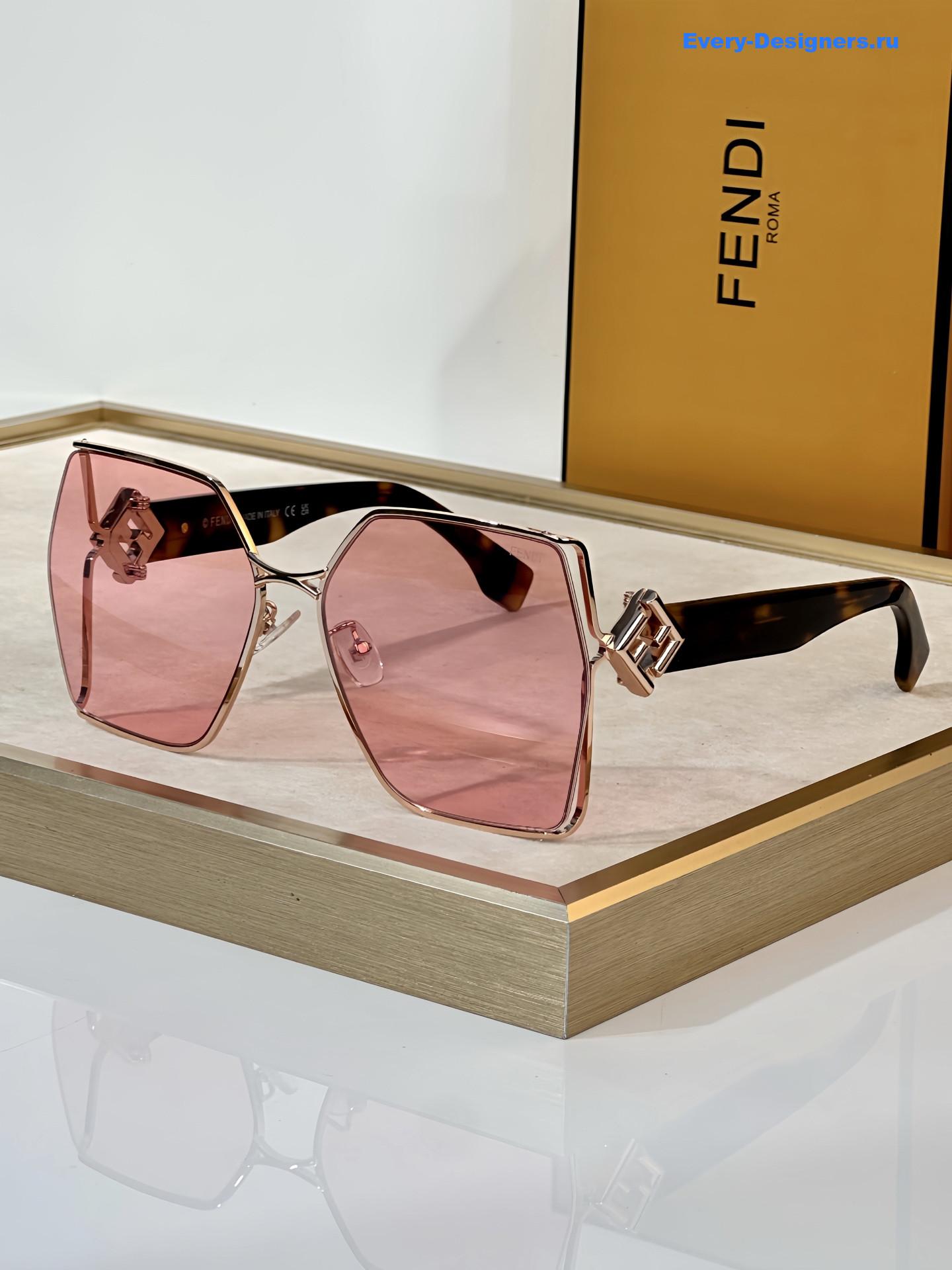 F**di ff40220 square sunglasses