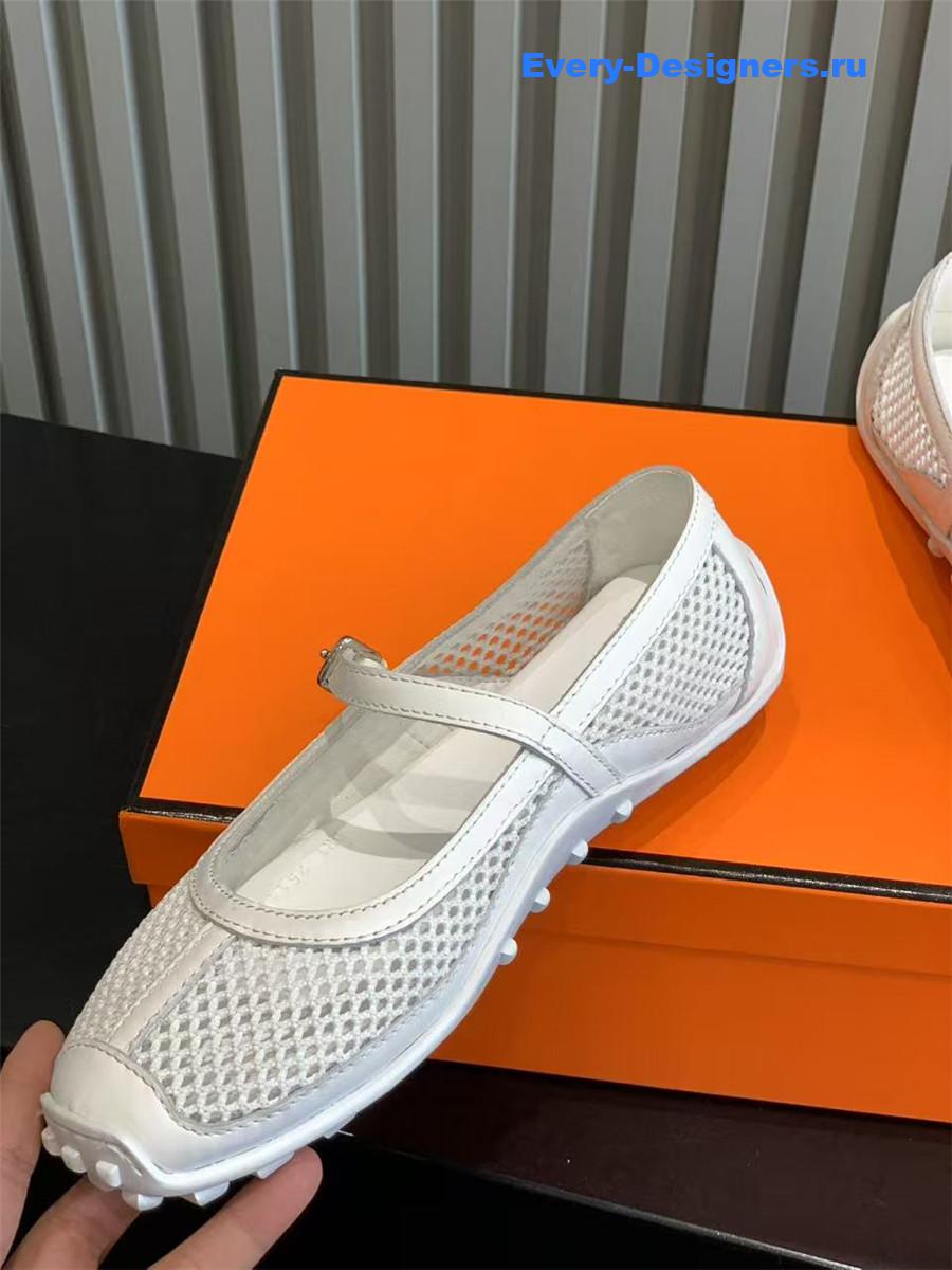 H**me5 kichu white ballet flats