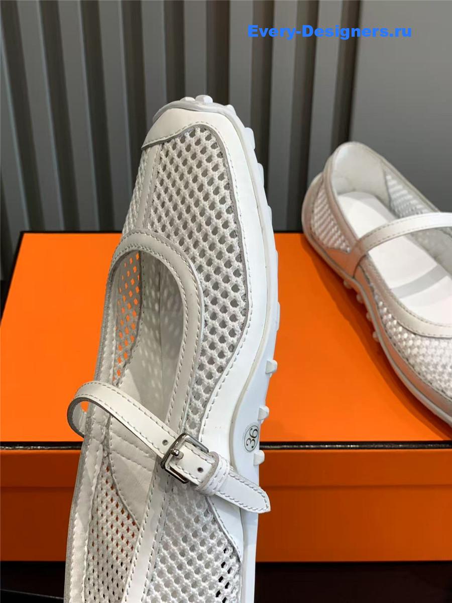 H**me5 kichu white ballet flats