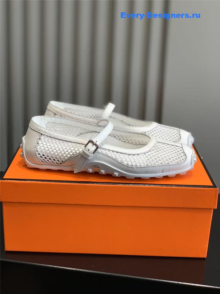 H**me5 kichu white ballet flats