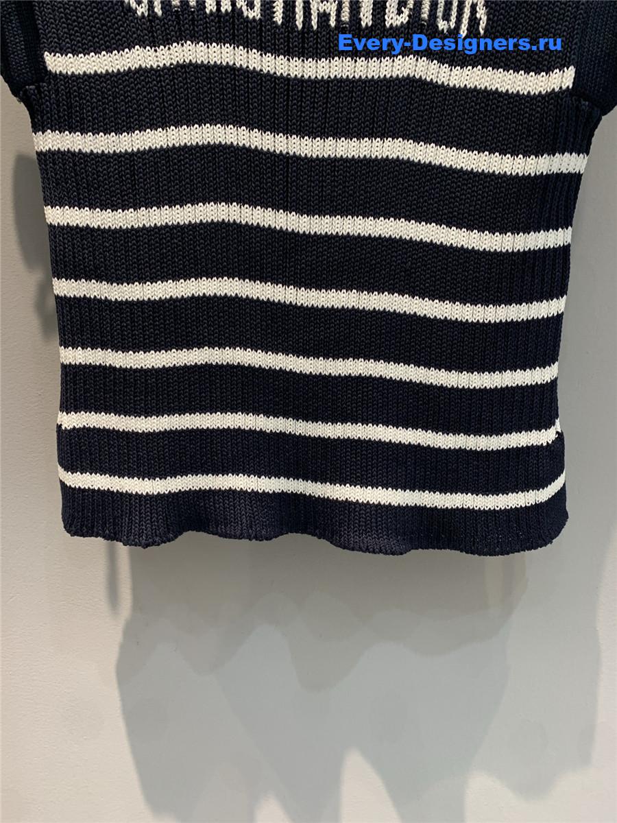 D10r letter stripe sweater