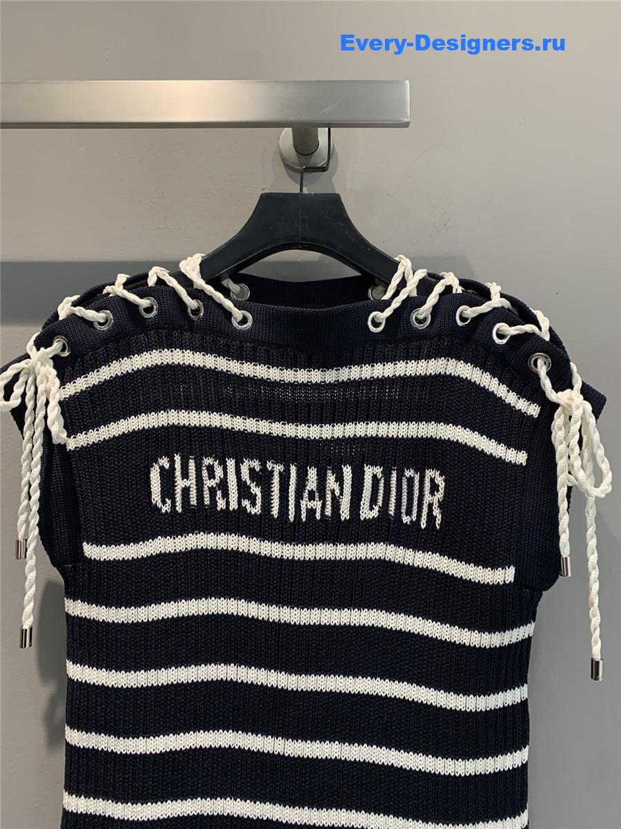 D10r letter stripe sweater