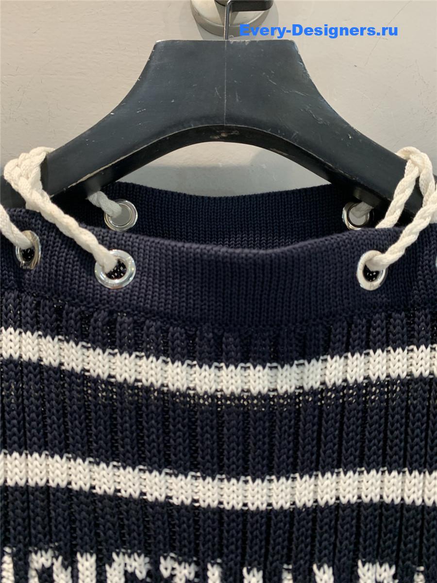 D10r letter stripe sweater