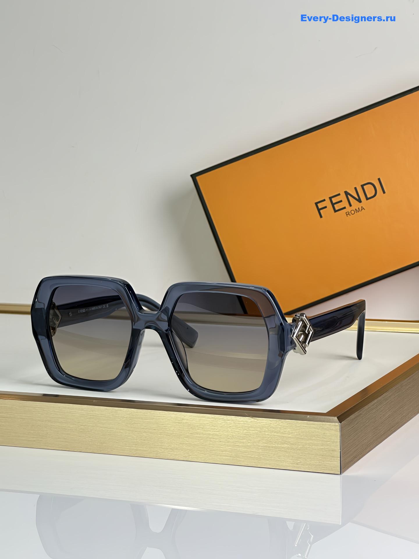 F**di fd40139 square sunglasses