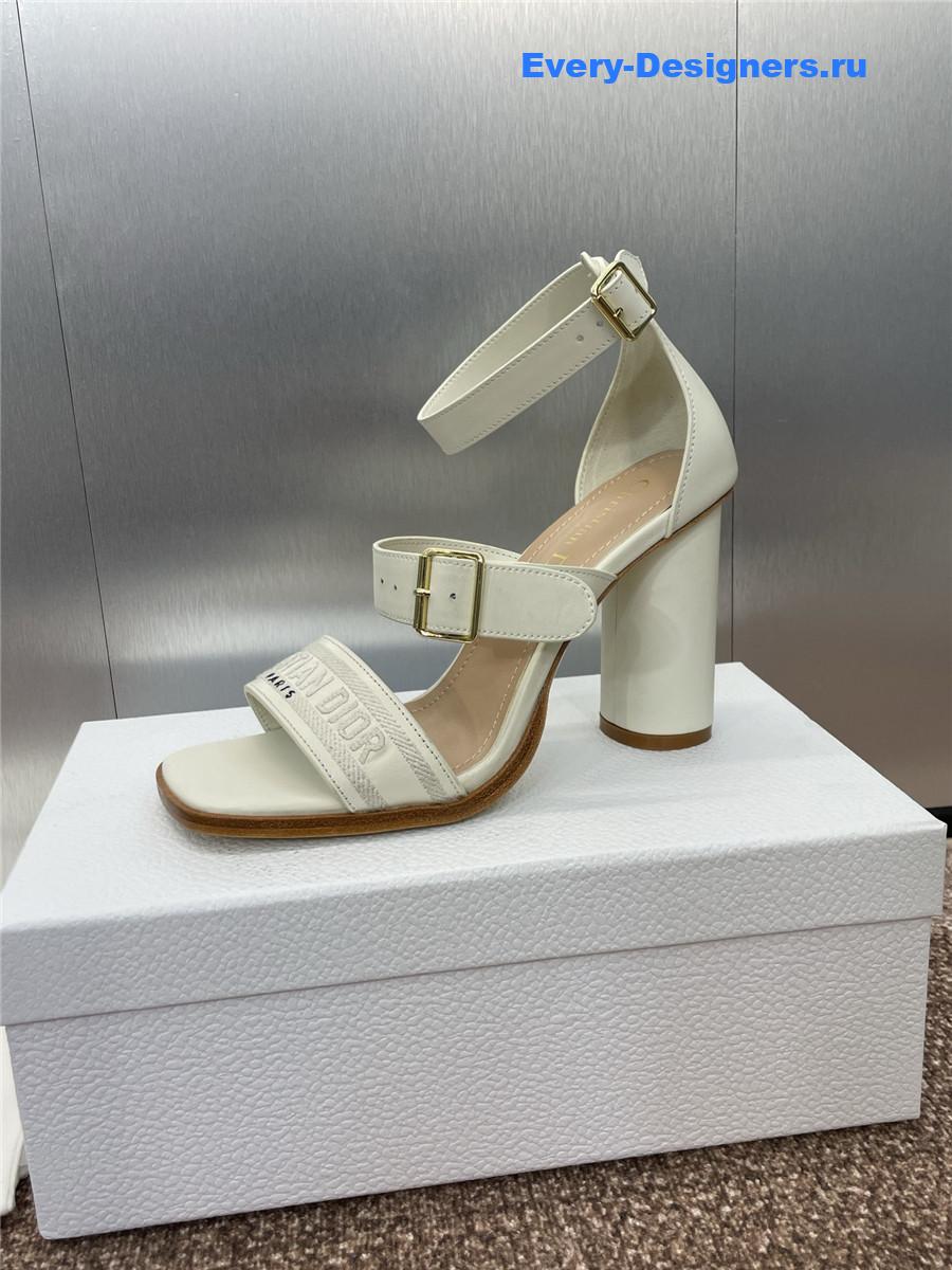 D10r dway white  heeled sandals